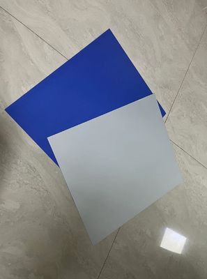 Bảng CTP nhiệt hai lớp với độ chính xác đăng ký cải thiện và lớp phủ màu xanh đậm cho xử lý ánh sáng ban ngày