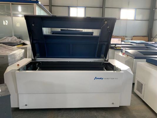 ± 5 μm Máy CTP Lặp Lại Tấm Nhiệt cho Lưu Trữ Ổn Định Trong Nhà ở Nhiệt độ Không đổi 20 C